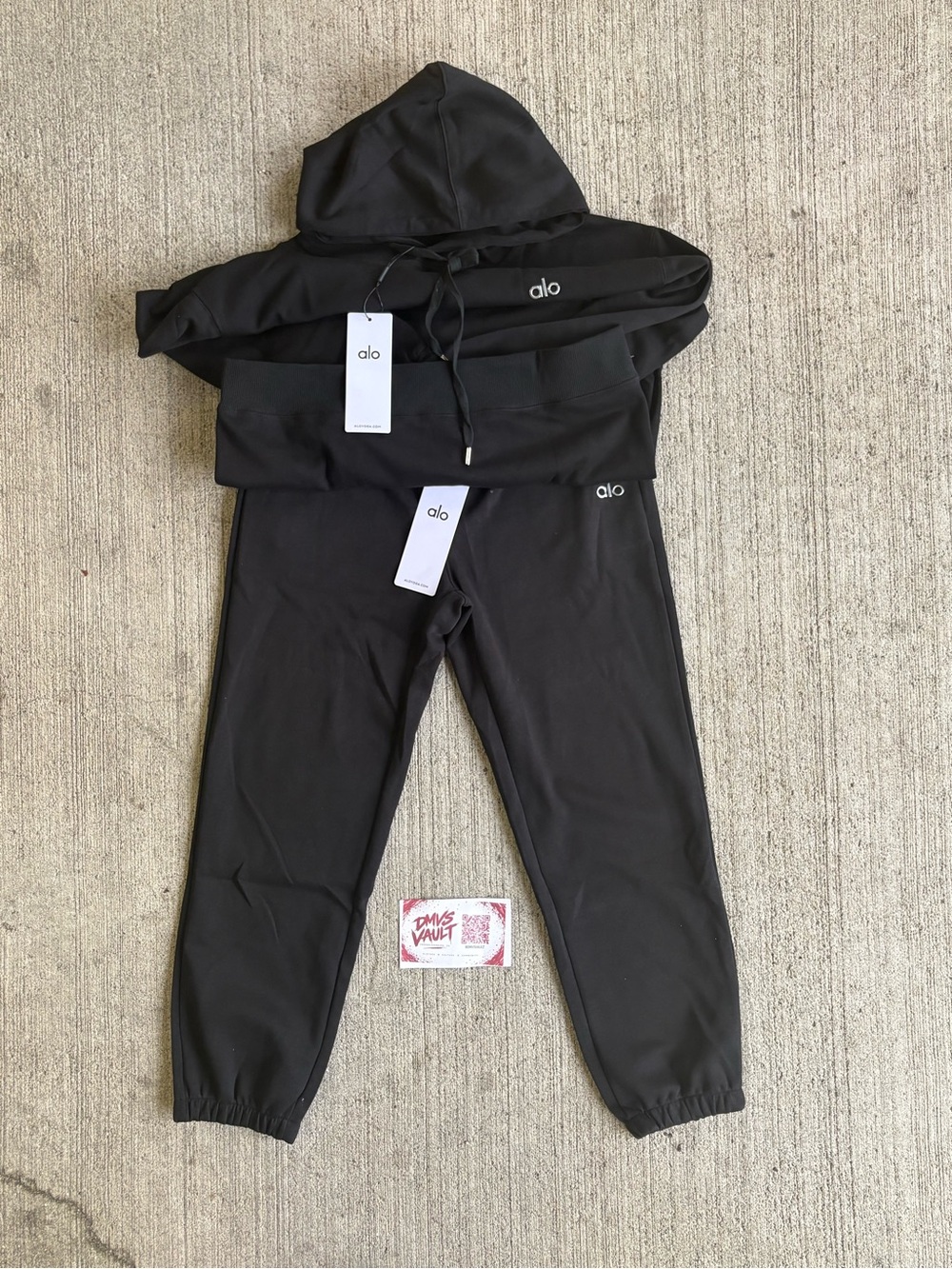 ALO Yoga Black Jogger Sweatpants set